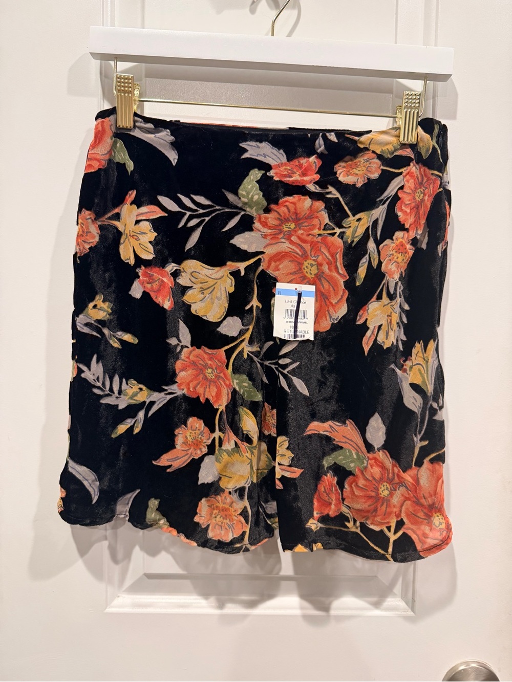 VICI Black Floral Velvet Burnout Mini Skirt Size Medium NWT